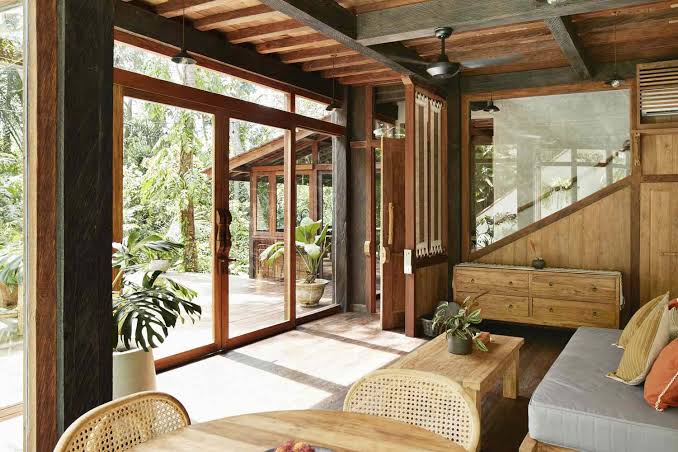 Humid Indoor Rooms – Reduce Moisture and Improve Comfort